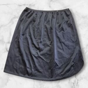 *1I Vanity Fair Small Half Slip Solid Black Side Slit Lace Trim